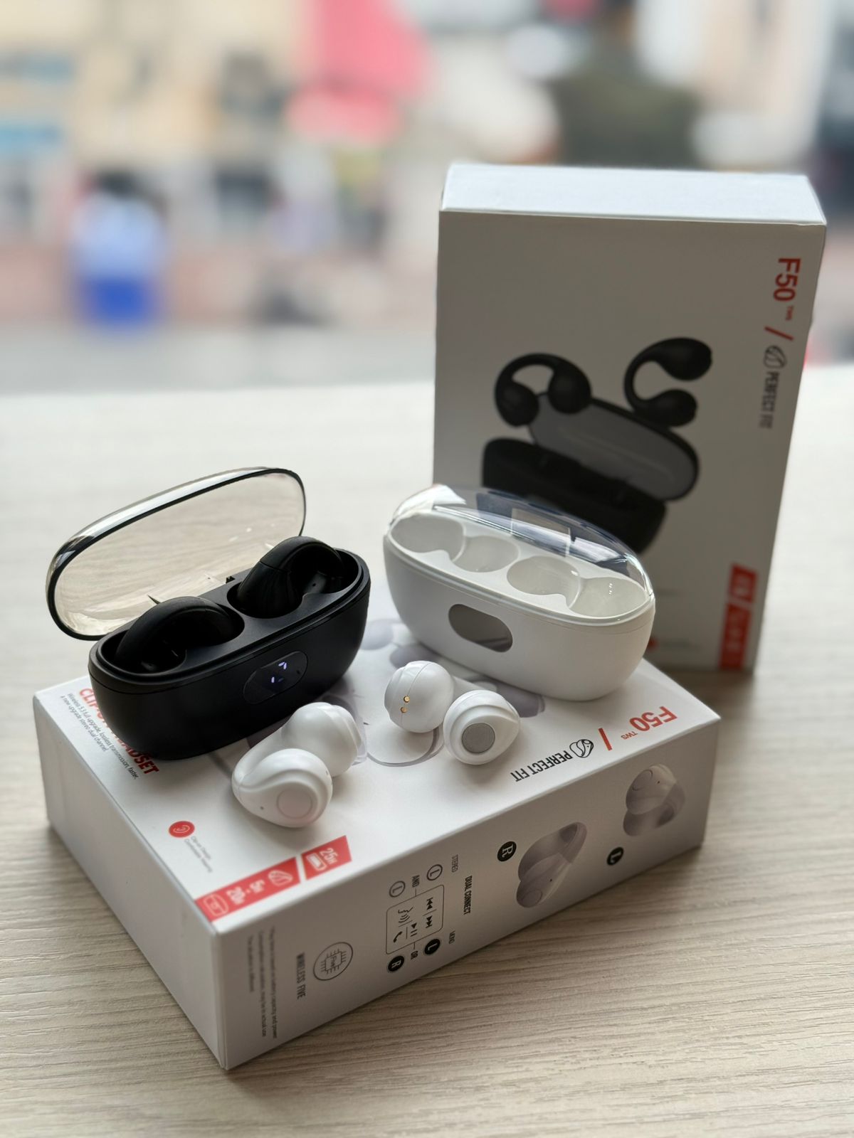 Audífonos Inalámbricos Clip-on F50